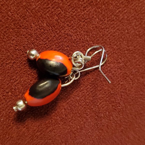 Red Black Seed Drop Dangle Hook Earrings Fashion - Picture 1 of 2